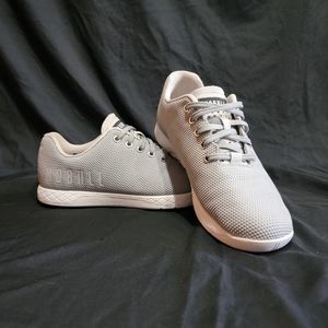 Men's 9.5 or Women's 11 NoBull Trainers